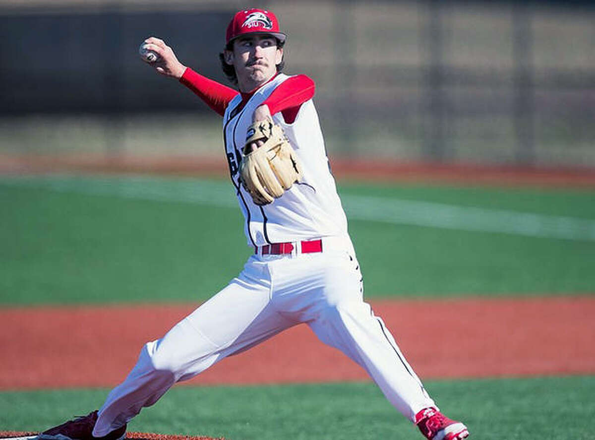 College Baseball Martz Pitches Cougars Past Austin Peay