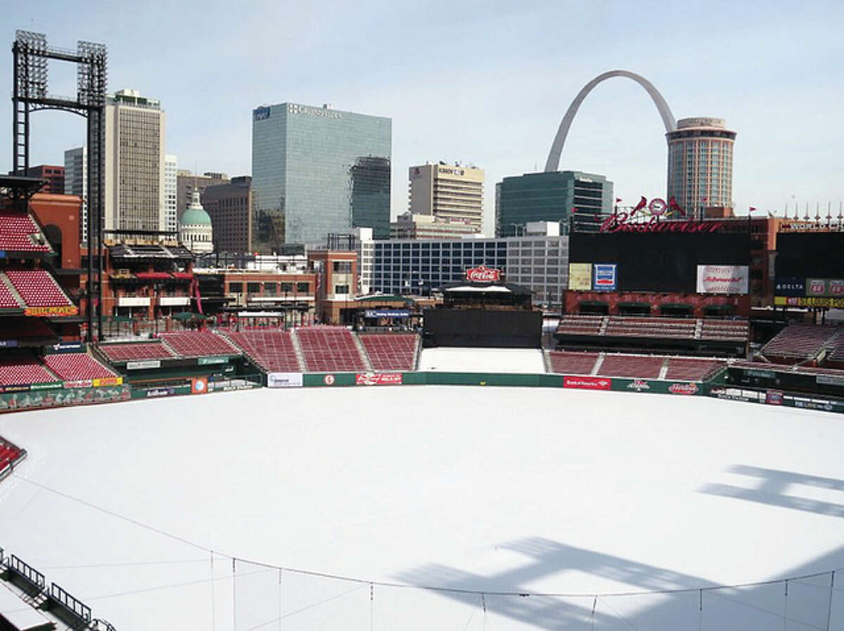 Blues take ice at Busch Stadium for first time