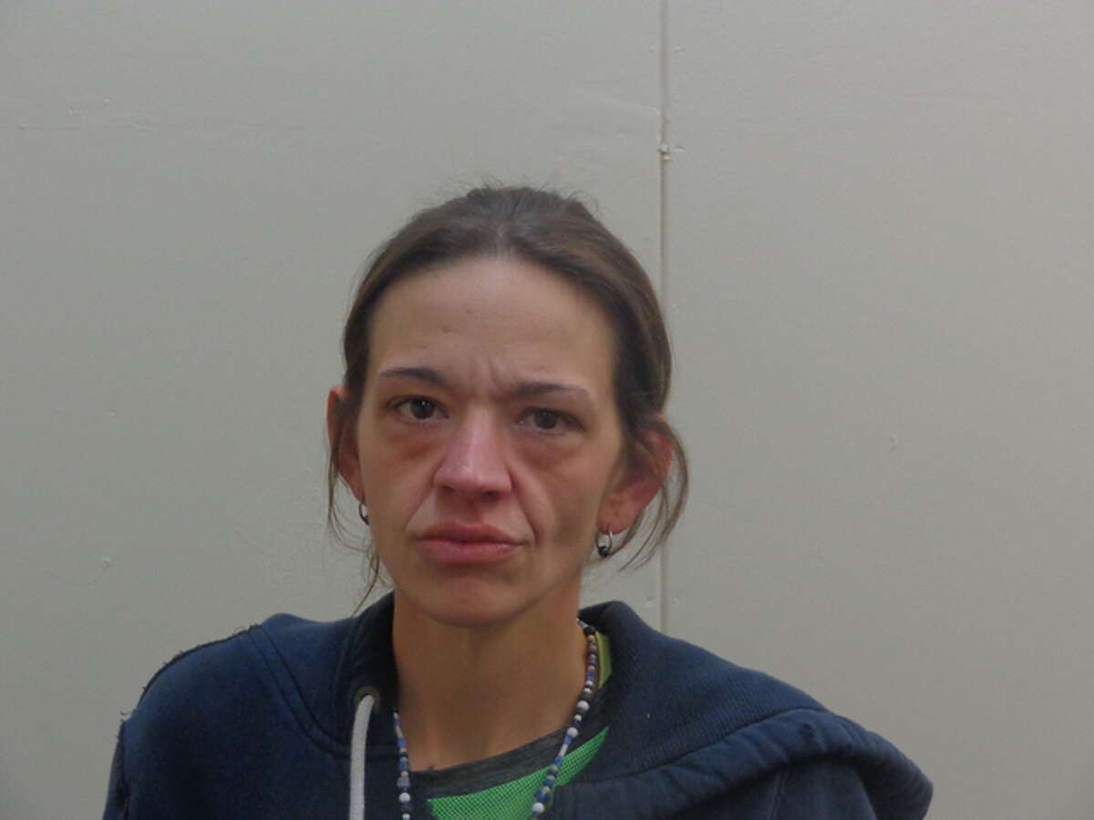 South Roxana woman arrested for delivering meth in public park