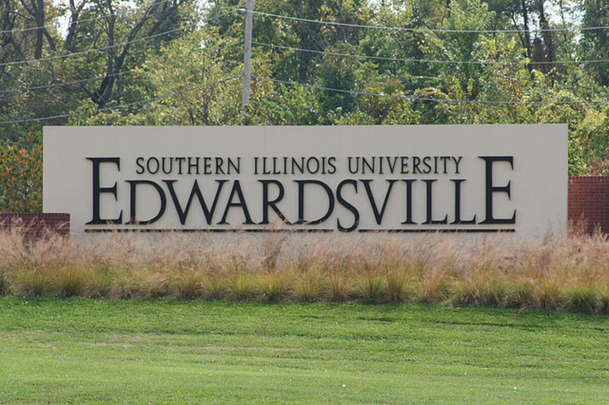 SIUE Faculty Association submits petition for union recognition