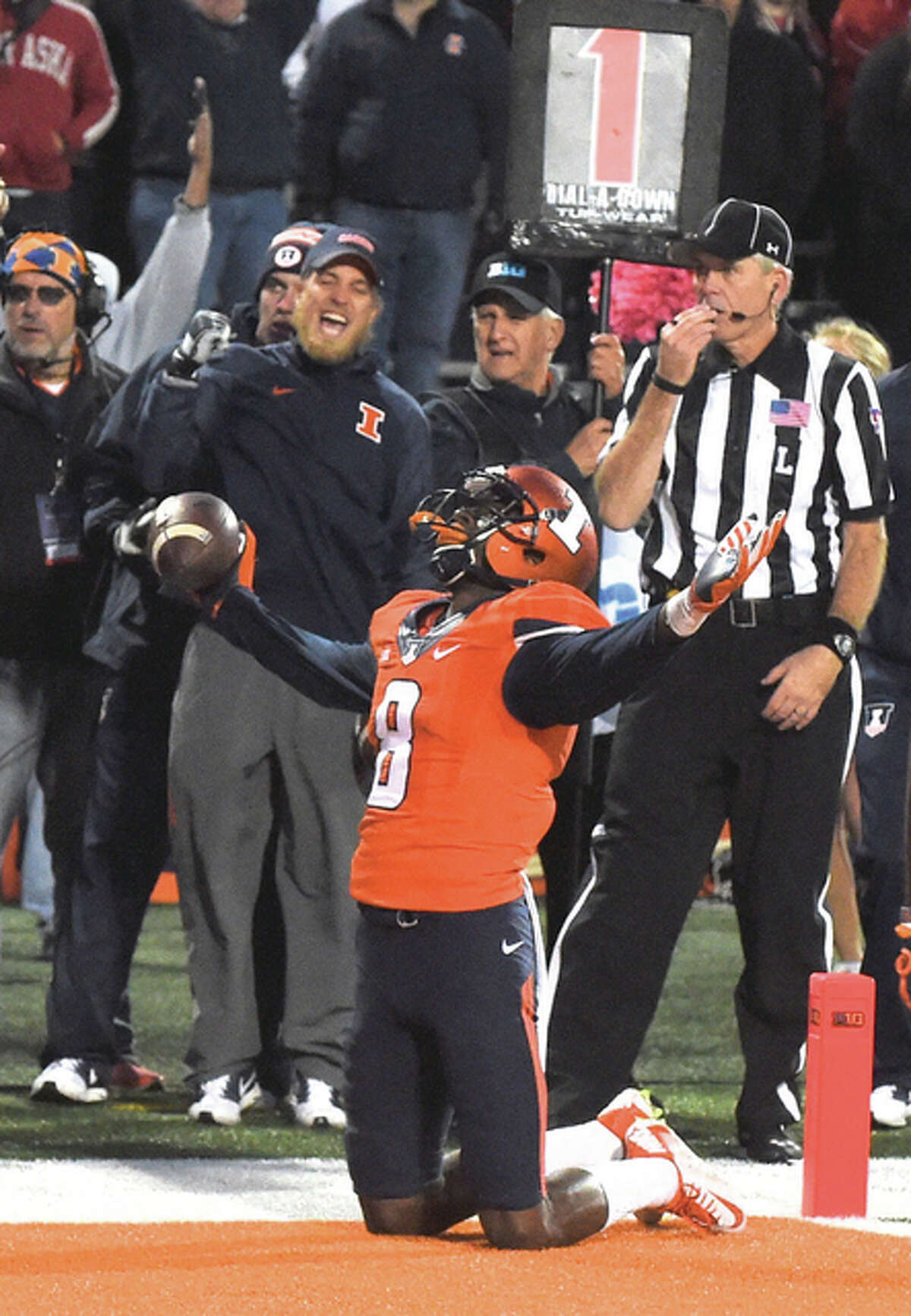 Illinois’ Geronimo Allison reacts after his game-winning TD catch in the final seconds Saturday in Champaign.