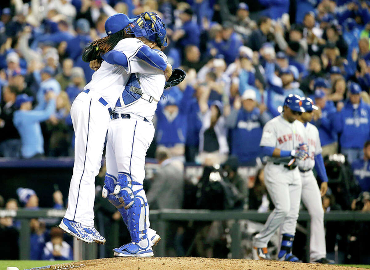 Johnny Cueto outpitches Jacob deGrom as Royals take 2-0 World Series lead, World Series