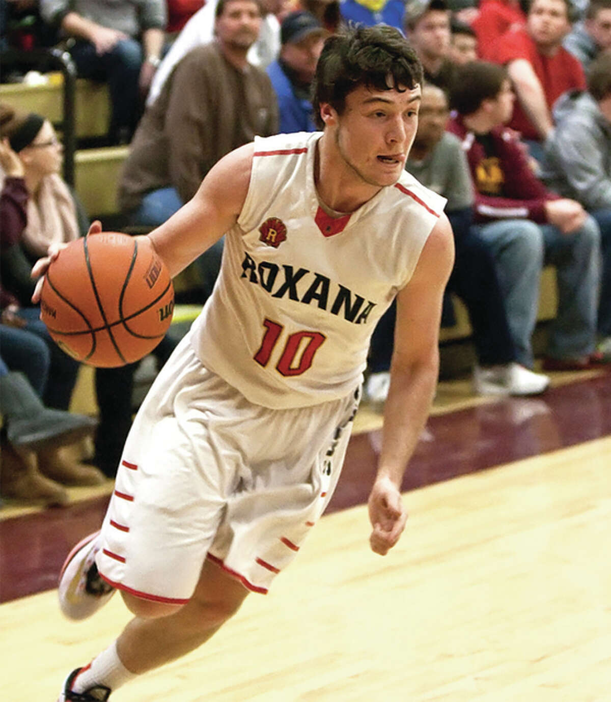 Roxana’s Trace Gentry is back for his senior season after leading the Shells in scoring at 15.8 points per game as a junior. Gentry was a first team All-SCC selection last year.