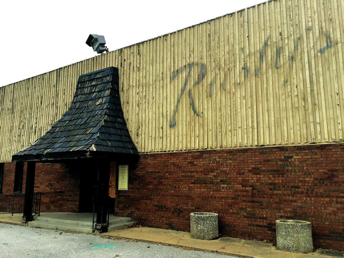 At first glance, a passerby wouldn’t suspect the bones of the ramshackle Rusty’s restaurant are made out of brick that dates back to 1819.