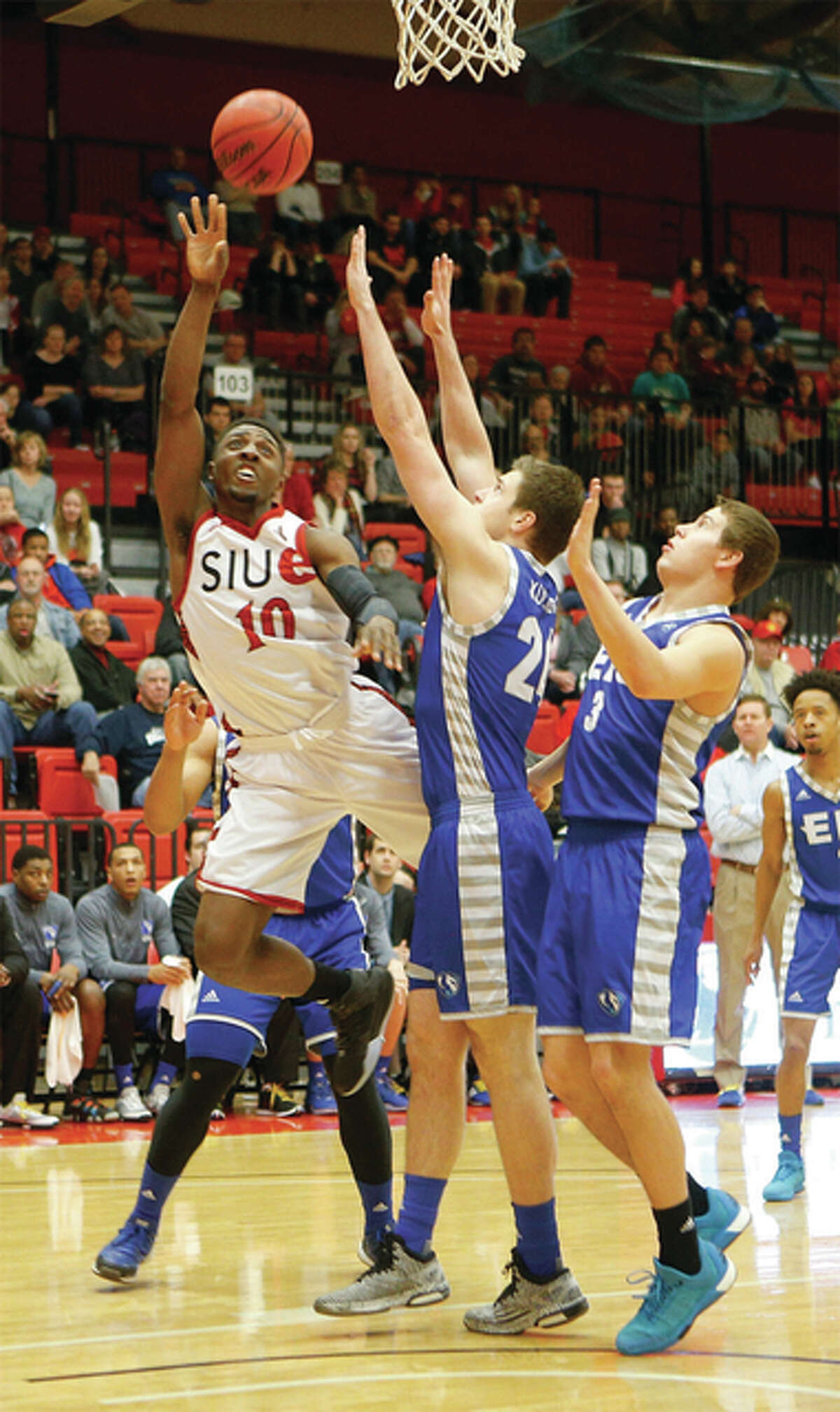SIUE’s Carlos Anderson (10) puts up a shot in traffic against Eastern Illinois on Saturday in Edwardsville.