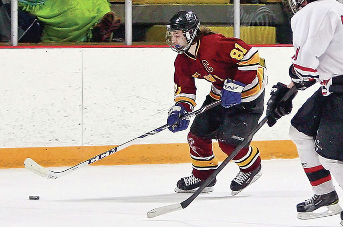 Cole Ford had a goal and an assist for East Alton-Wood river in its 7-1 victory over Granite City Monday night in Game Two of their first-round MVCHA playoff series. The win clinched a sweep for the Oilers, who will move on to face top-seeded Bethalto in the semifinal round of the Class 1A playoffs.