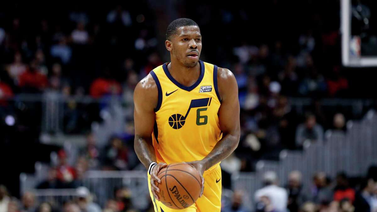 Rockets to sign Joe Johnson after Kings buyout
