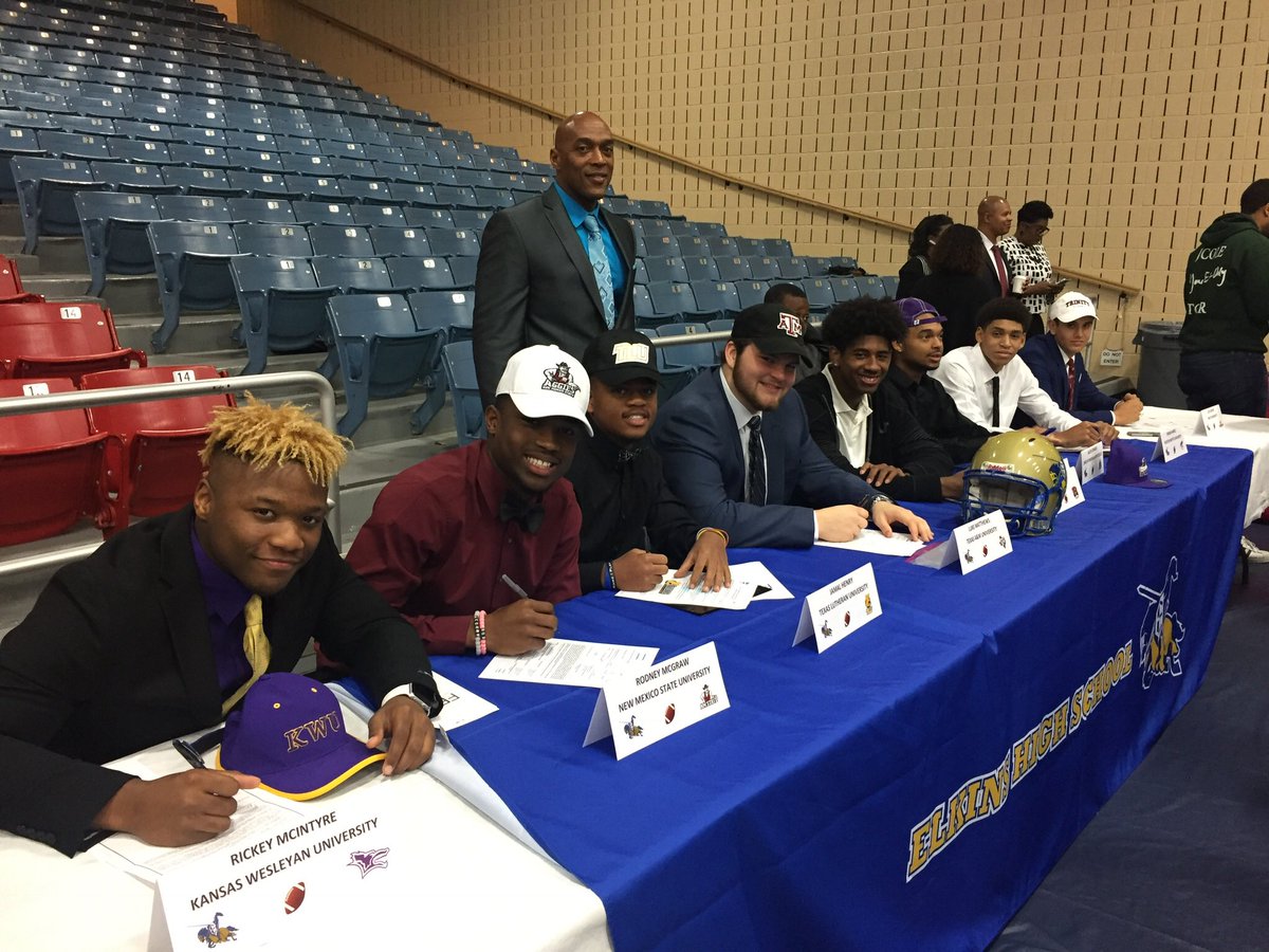 FBISD football players celebrate signing day