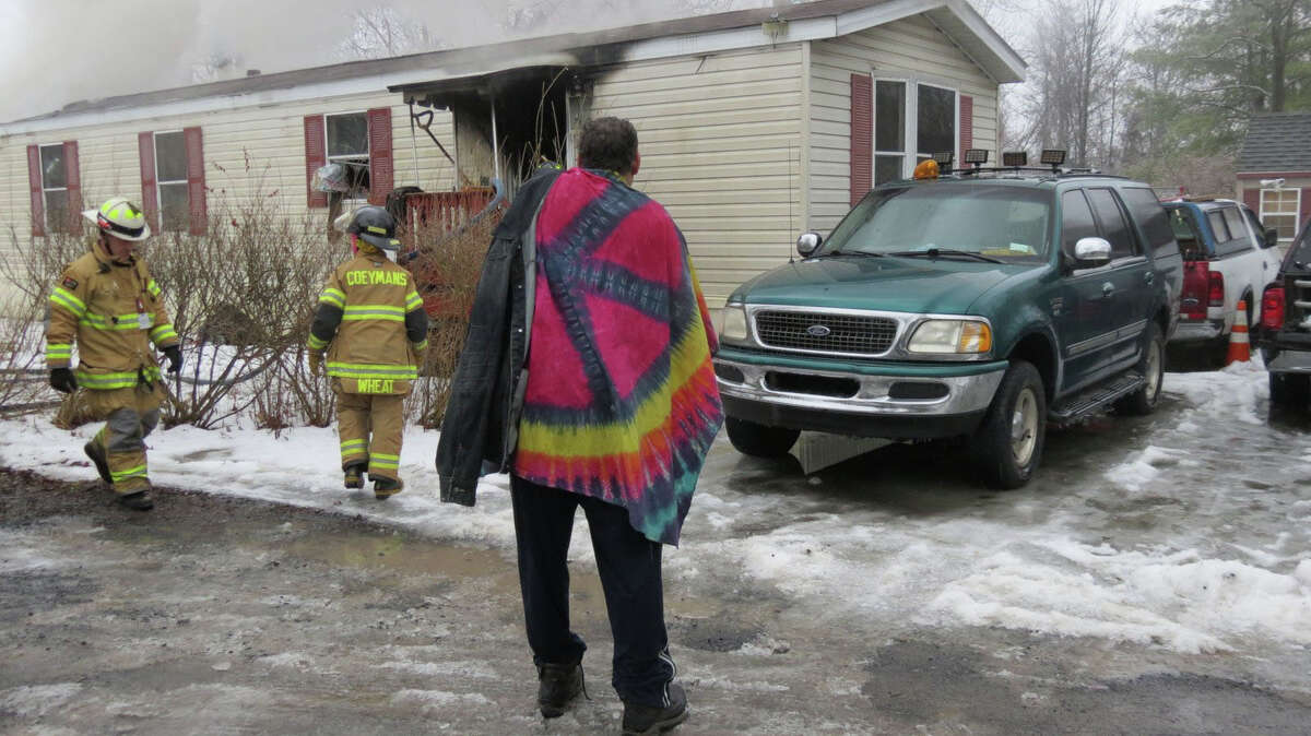 Coeymans fire damages mobile home
