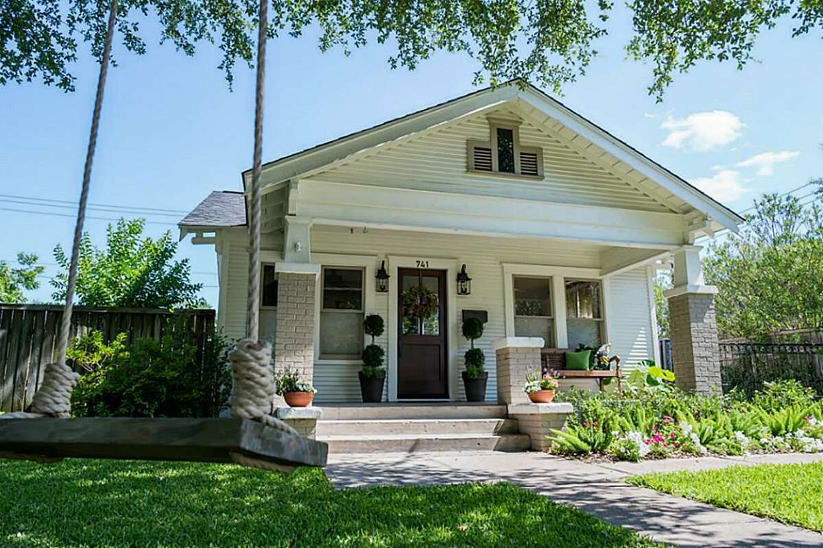 Peek into the hottest Houston Heights bungalows for sale now