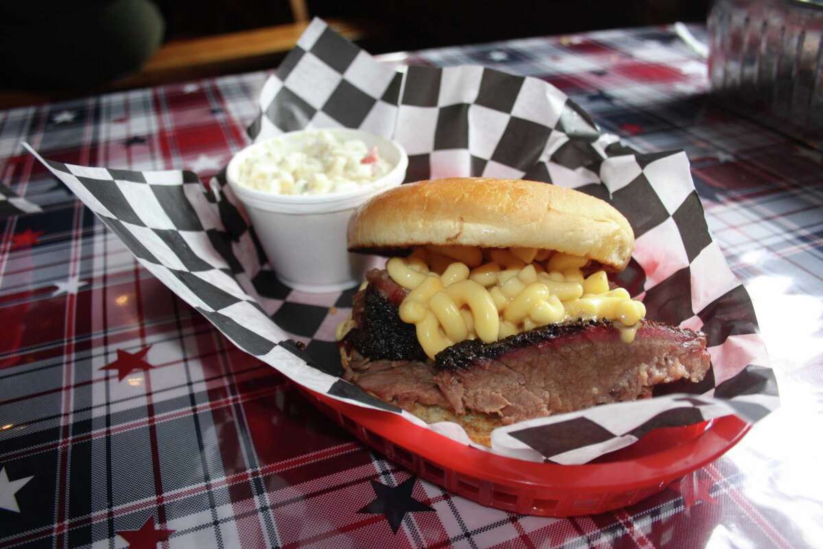 5 S.A. places for monster BBQ mac n cheese sammies