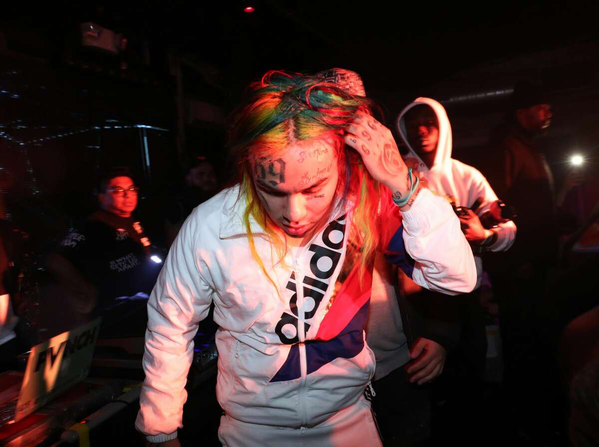 NEW YORK, NY - DECEMBER 30: 6ix9ine performs at FREQ NYC on December 30, 2017 in New York City. (Photo by Johnny Nunez/WireImage)