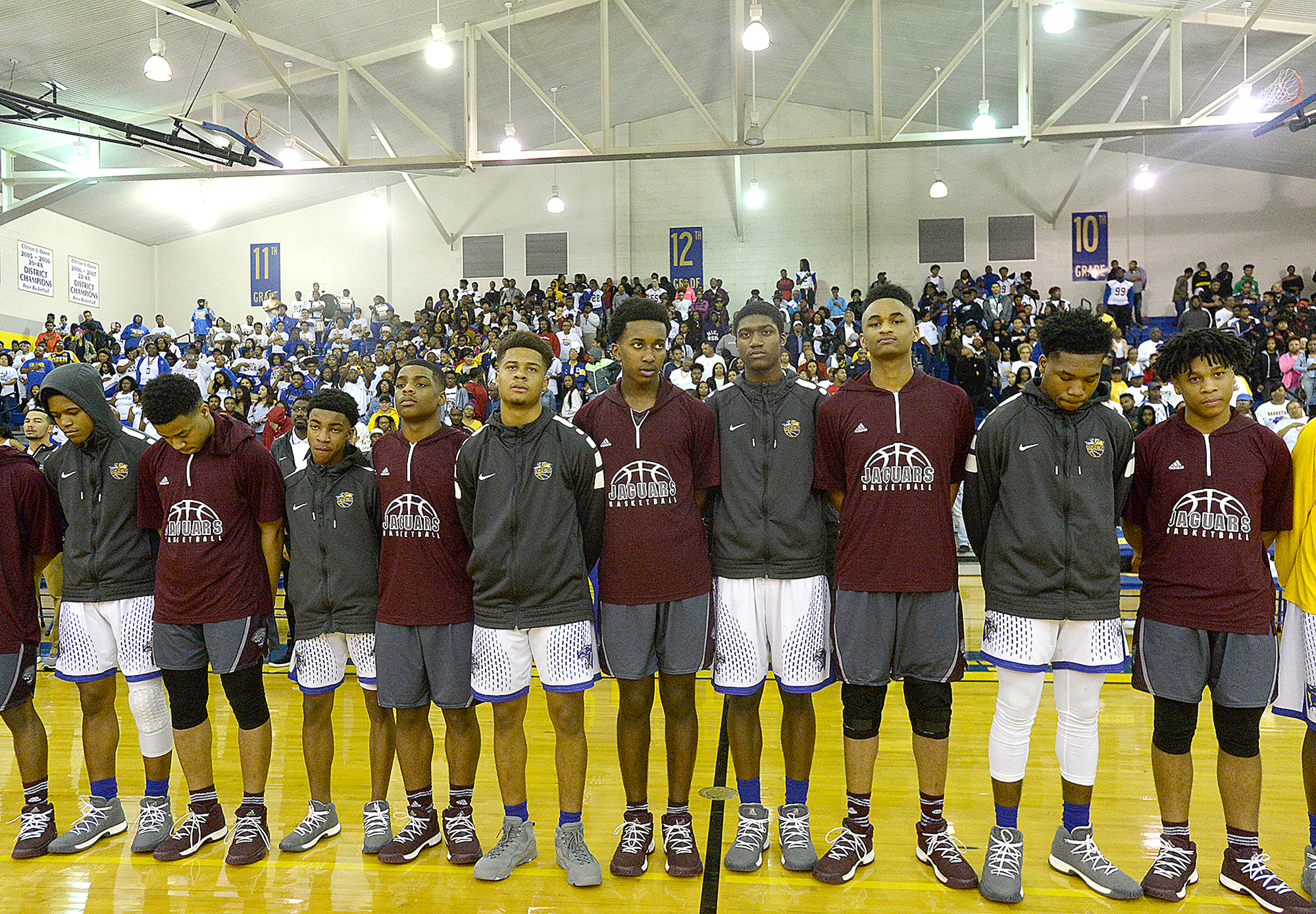 Students get in final jeers as Central Ozen conclude basketball