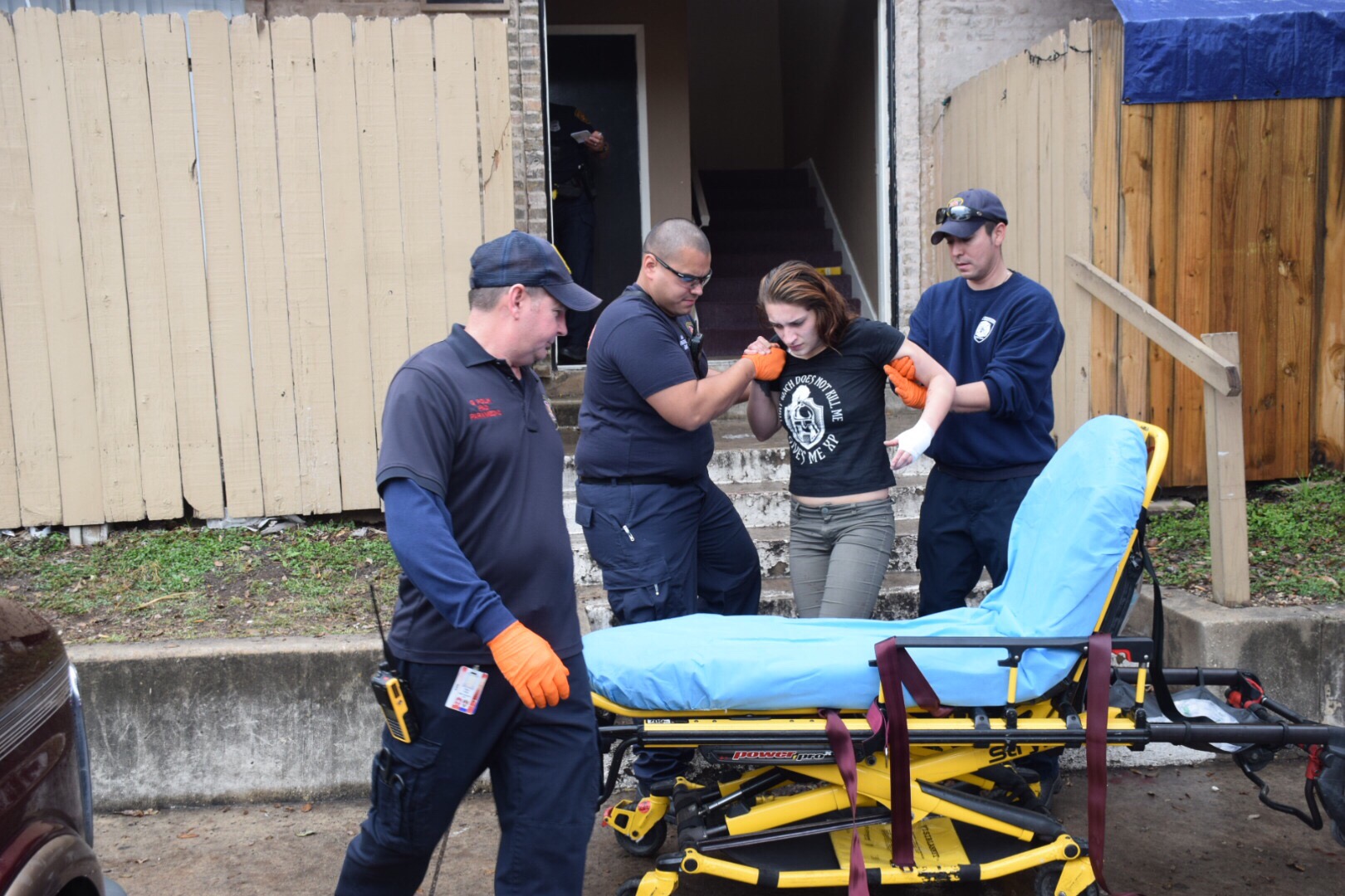 2 women cut each other in knife fight at North Side apartment, police say