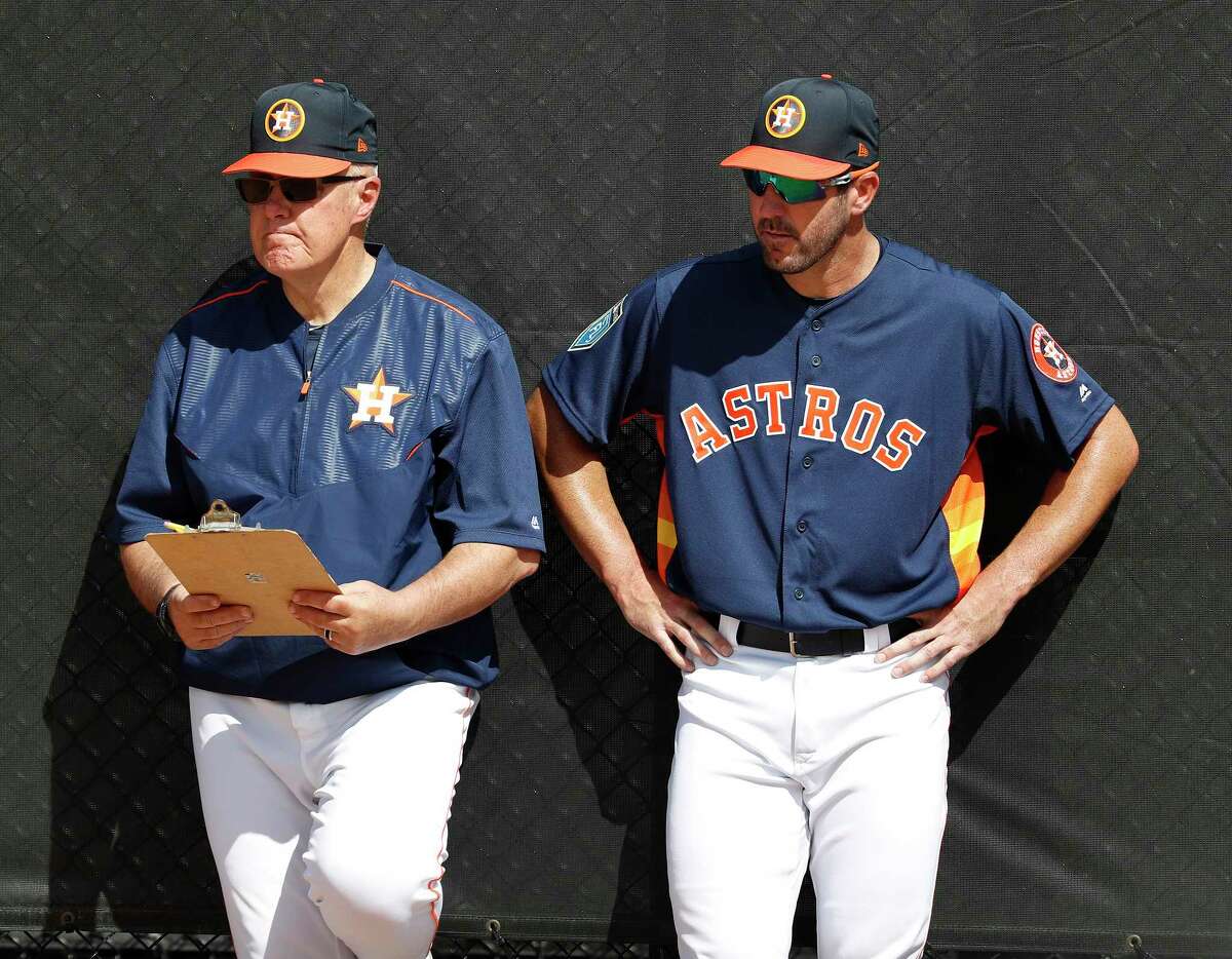 Astros pitchers and catchers report for spring training - Axios