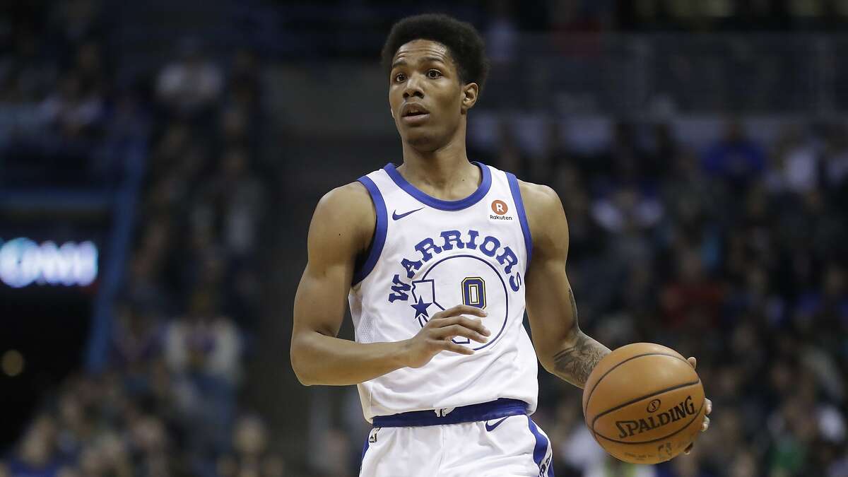 Golden State Warriors' Patrick McCaw dribbles during the first half of an NBA basketball game against the Milwaukee Bucks Friday, Jan. 12, 2018, in Milwaukee. (AP Photo/Morry Gash)