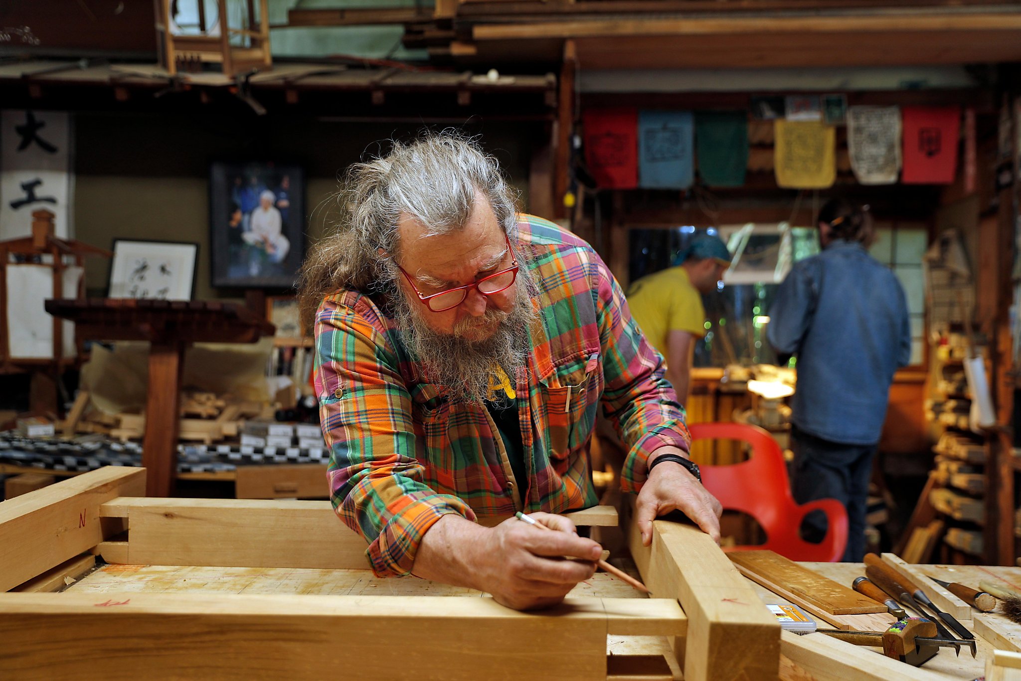 The Regulars Kentucky woodworker teaches Japanese carpentry at