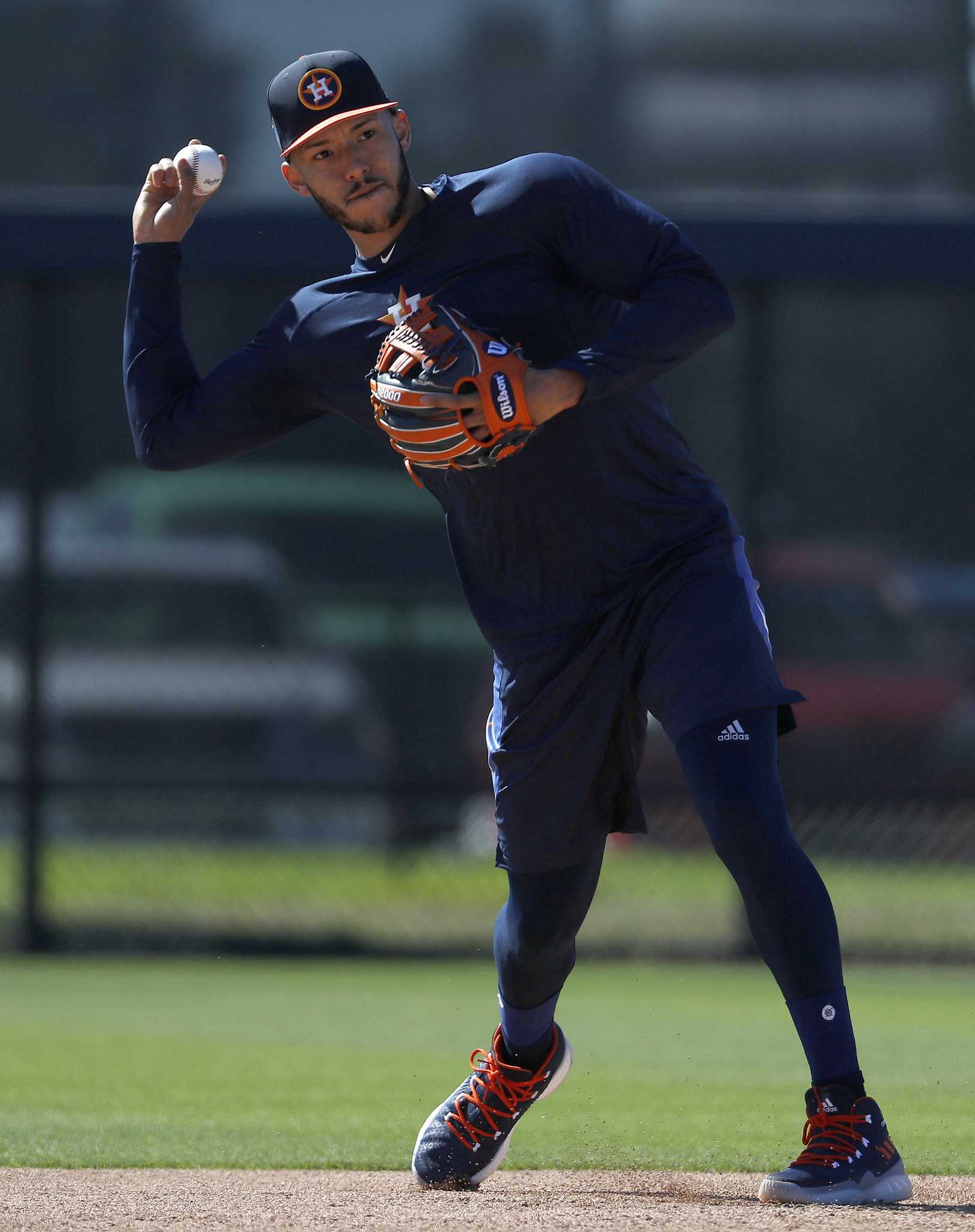 Dallas Keuchel says he'll eventually shave beard for charity