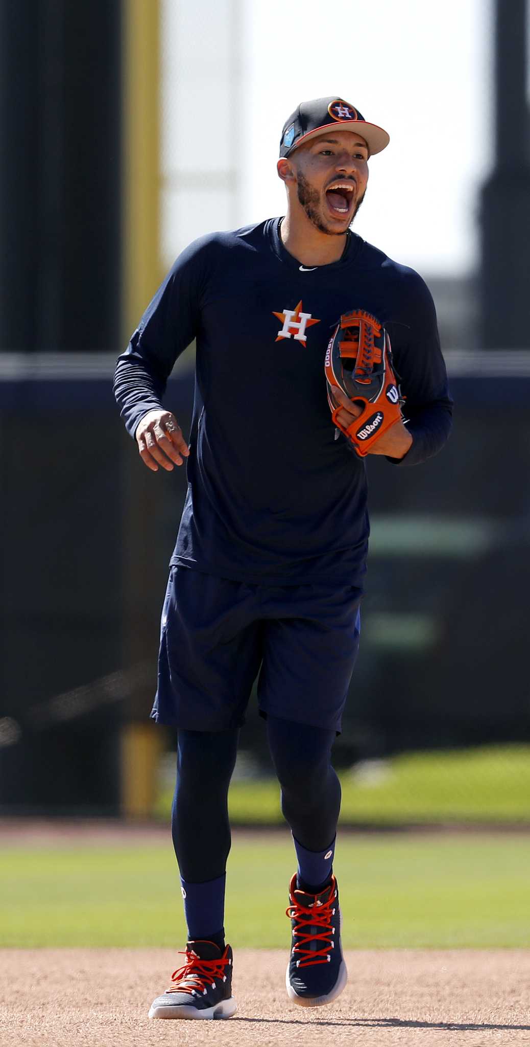 Dallas Keuchel says he'll eventually shave beard for charity