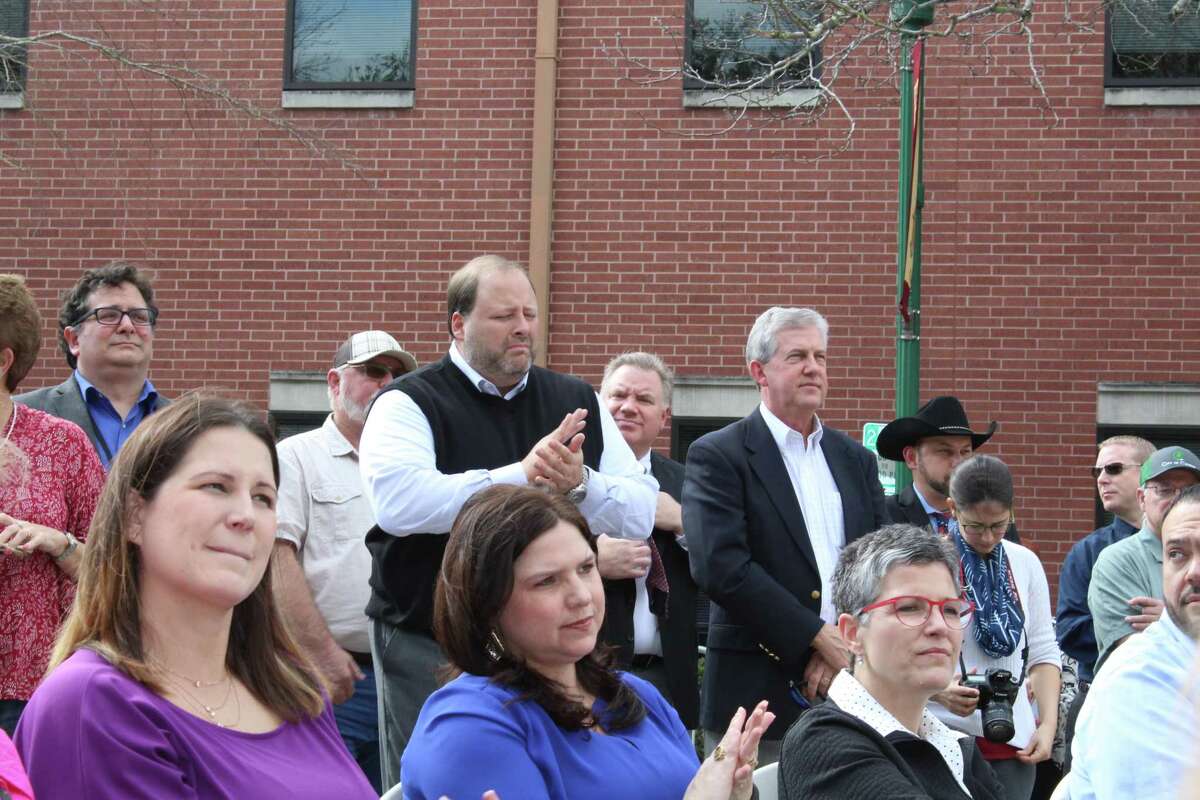New Texas road design dedicated in front of Montgomery County Courthouse