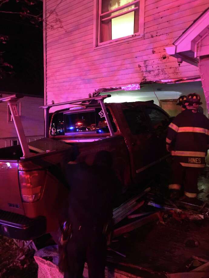 Truck Crashes Into Danbury Home Injures Three Newstimes