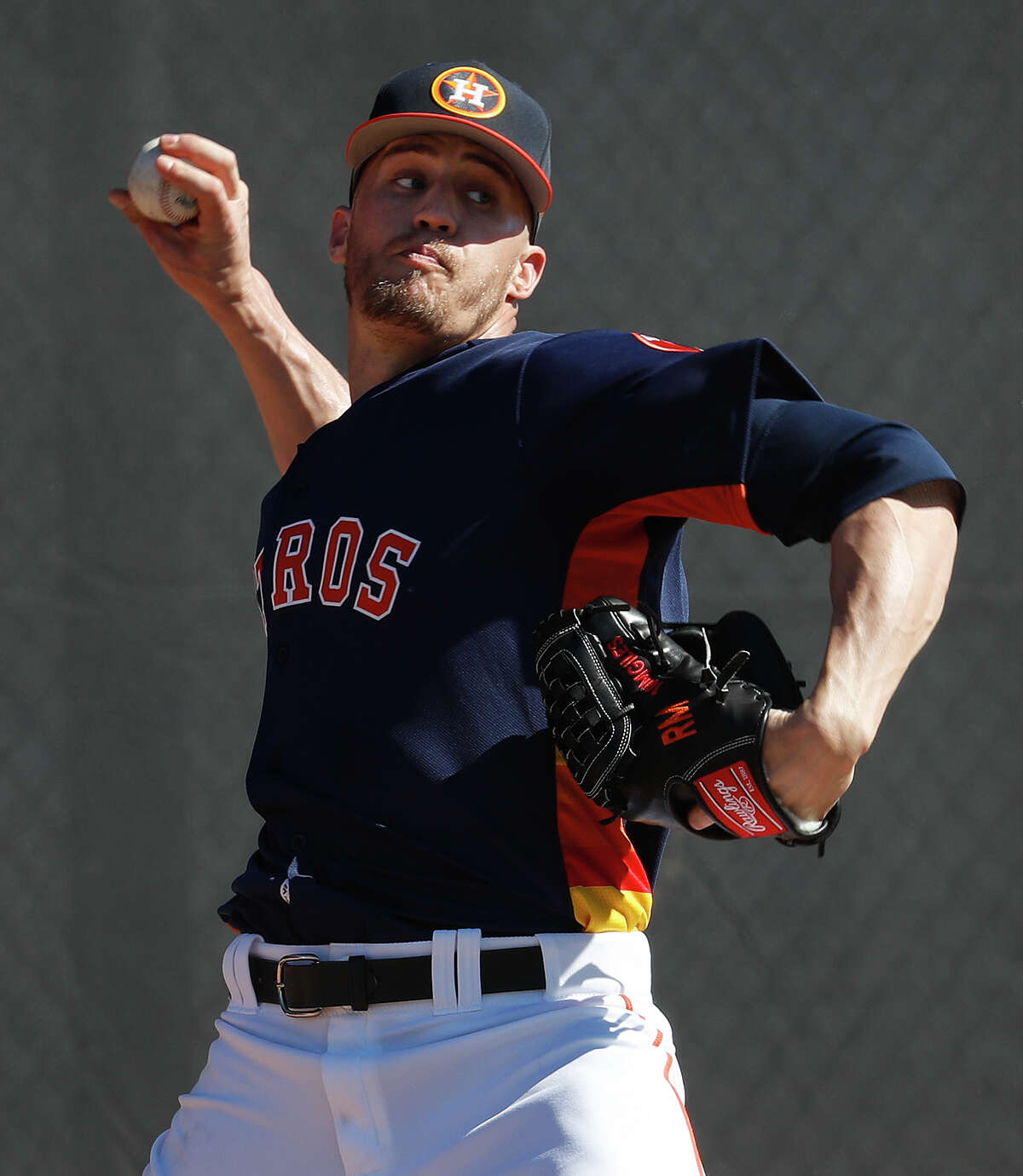 Astros closer Giles working to ensure he's around to finish