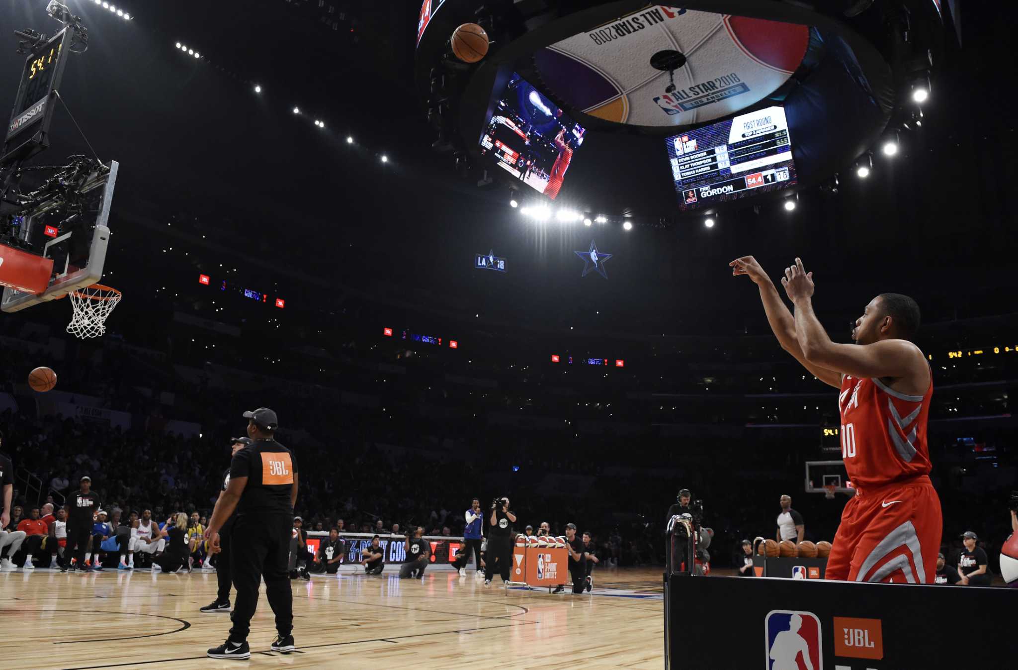 Devin Booker to compete in three-point contest