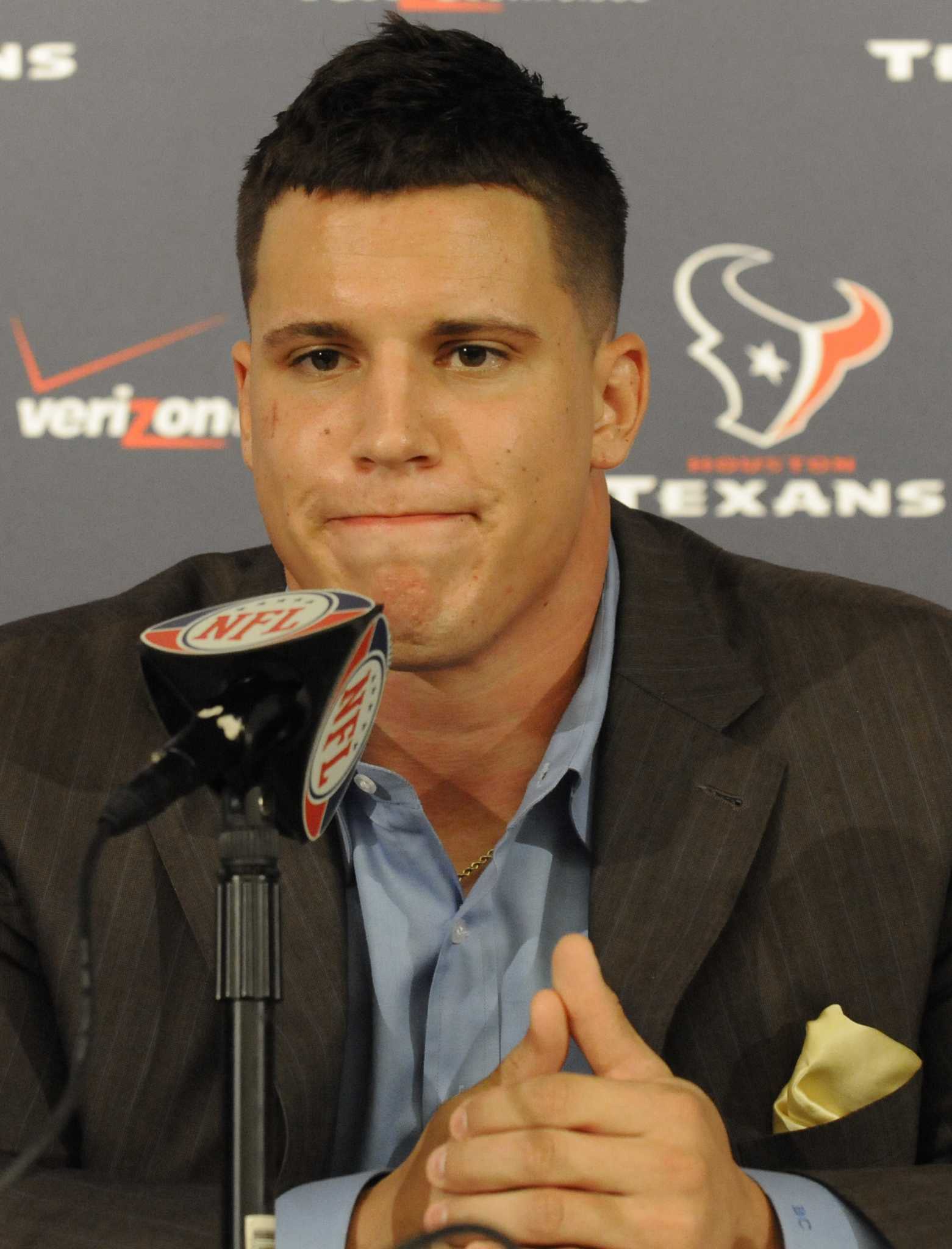 Texans LB Brian Cushing wild, but a locker-room cutup, 'good dude'