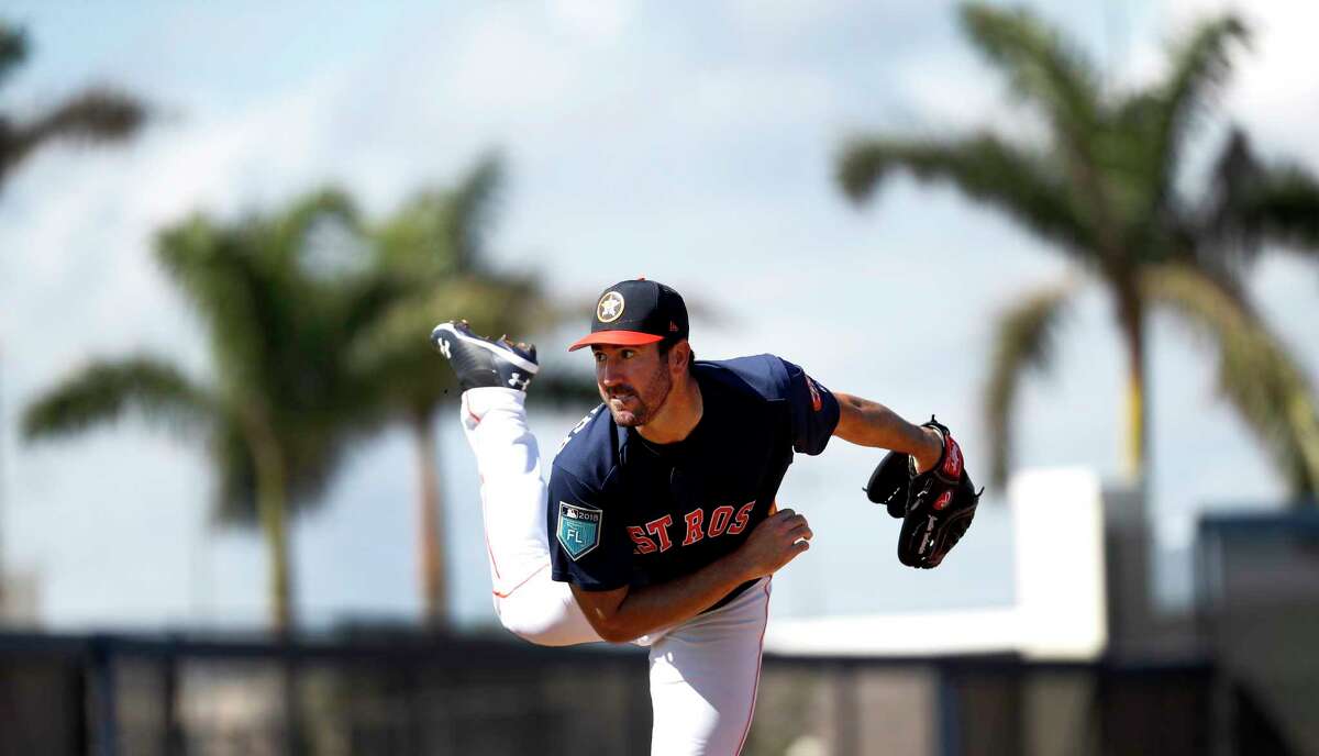 Houston Astros RHP pitcher Justin Verlander (35) throws live batting practice, as full squad workouts began during spring training day at The Ballpark of the Palm Beaches, Monday, Feb. 19, 2018, in West Palm Beach .