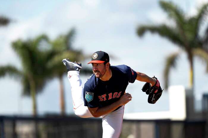 Houston Astros pitchers visit U.S. Army Institute of Surgical