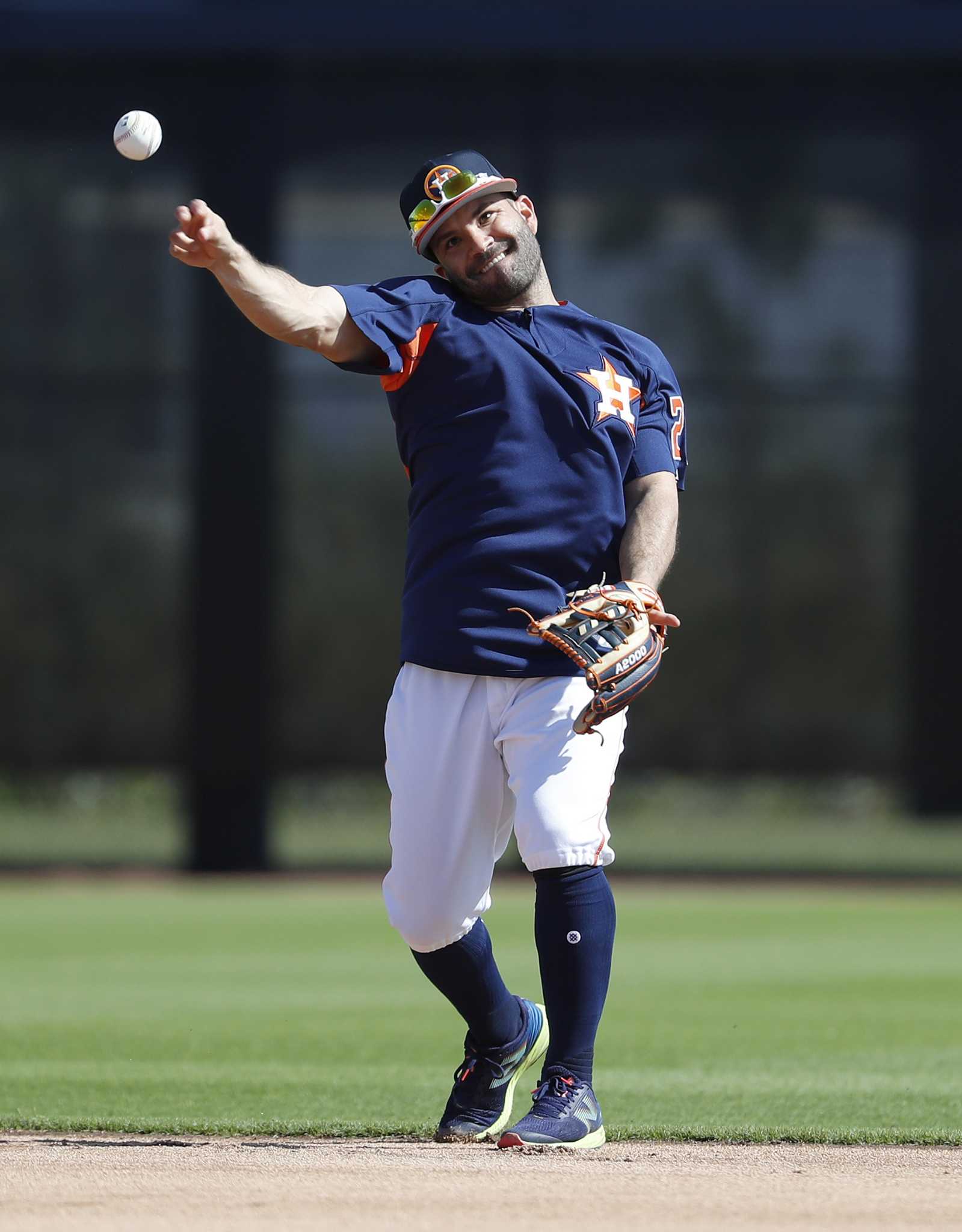 Astros pitcher Justin Verlander is the latest to embrace PitchCom, Major  League Baseball's new sign-protecting technology.