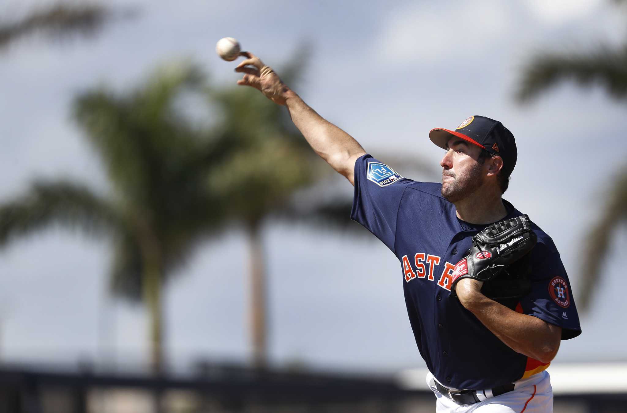 Astros pitcher Justin Verlander is the latest to embrace PitchCom, Major  League Baseball's new sign-protecting technology.