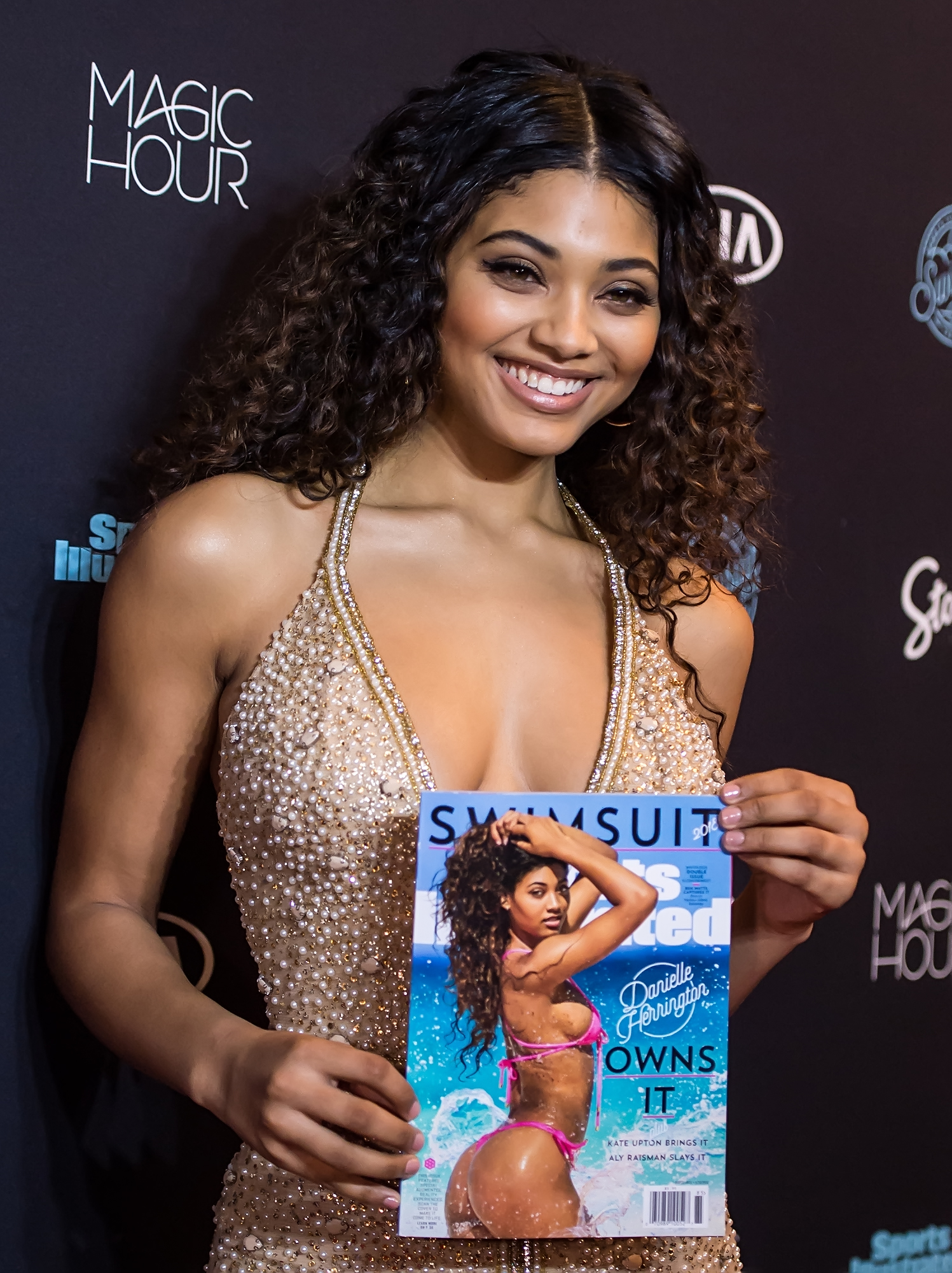 See how models partied at the 2018 Sports Illustrated Swimsuit Issue launch