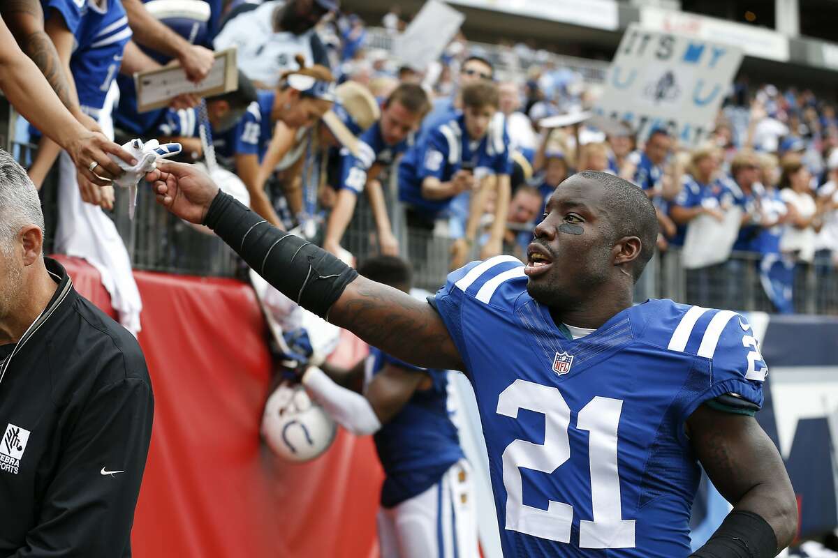 Vontae Davis retires at halftime of Buffalo Bills game 