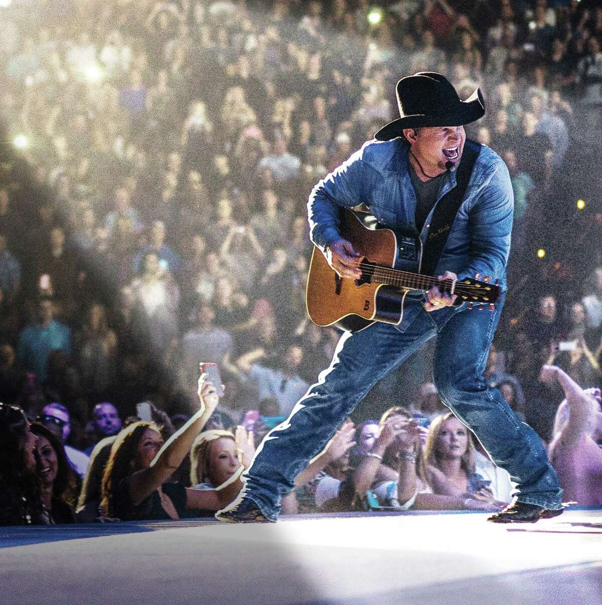 ﻿Garth Brooks is opening and closing RodeoHouston 2018.