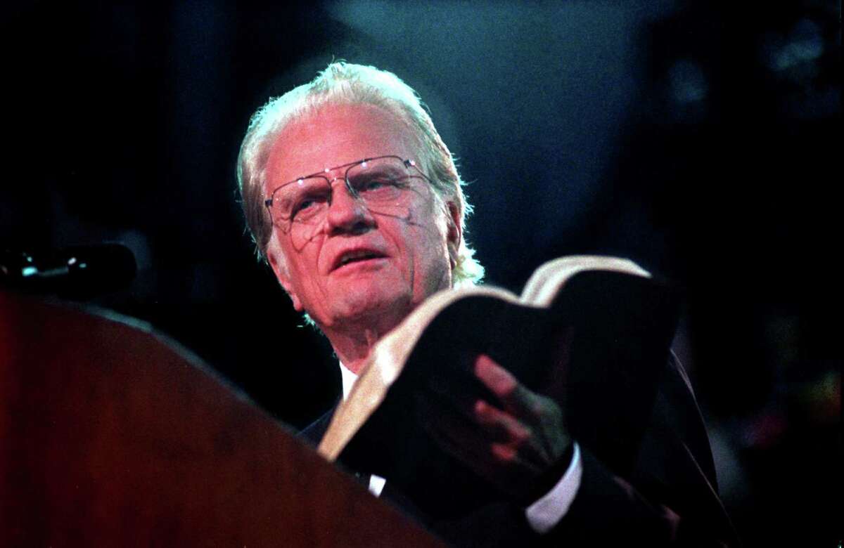 12/2/96 1A: FOR PUBLISHED CUTLINE / CAPTION, SEE VUTEXT SAVE. **UNPUBLISHED NOTES : ** (9/28/96) Billy Graham delivers the sermon