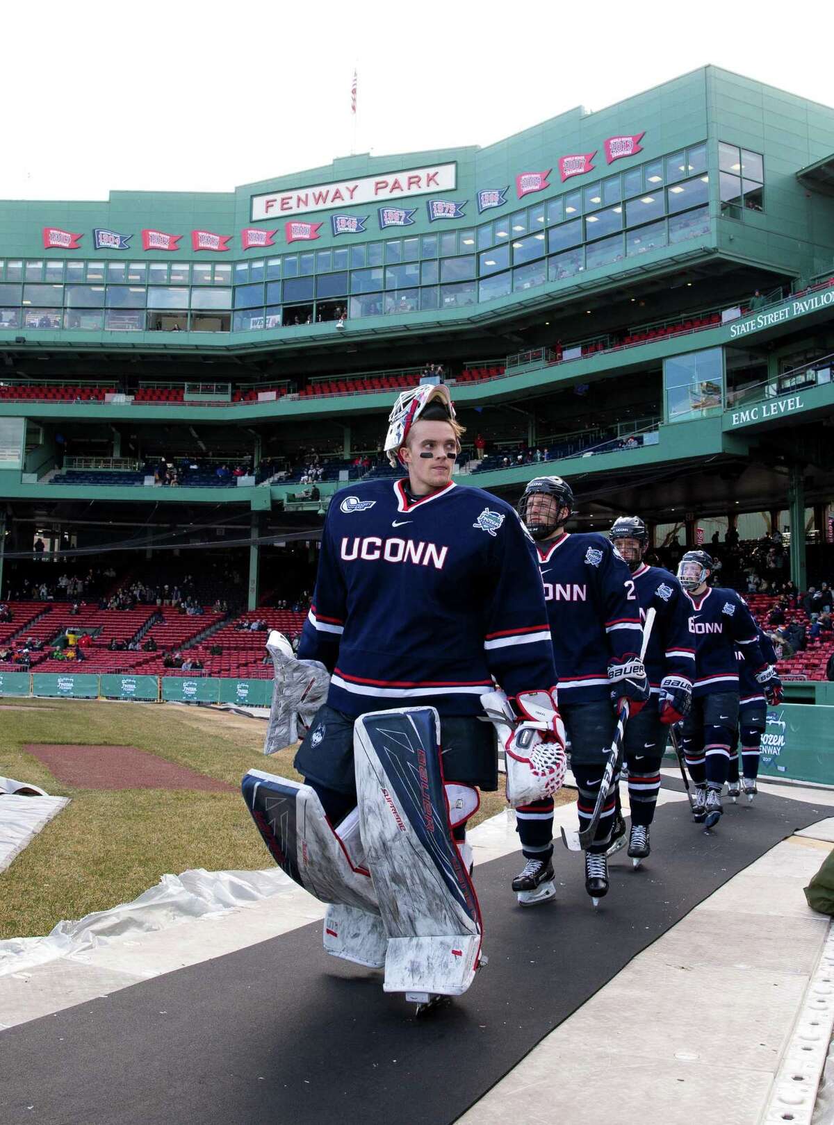  Page 2 : The surreal life at Fenway