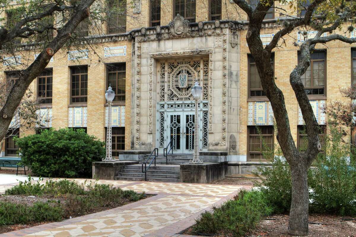Glossy picture book celebrates Texas A&M architecture