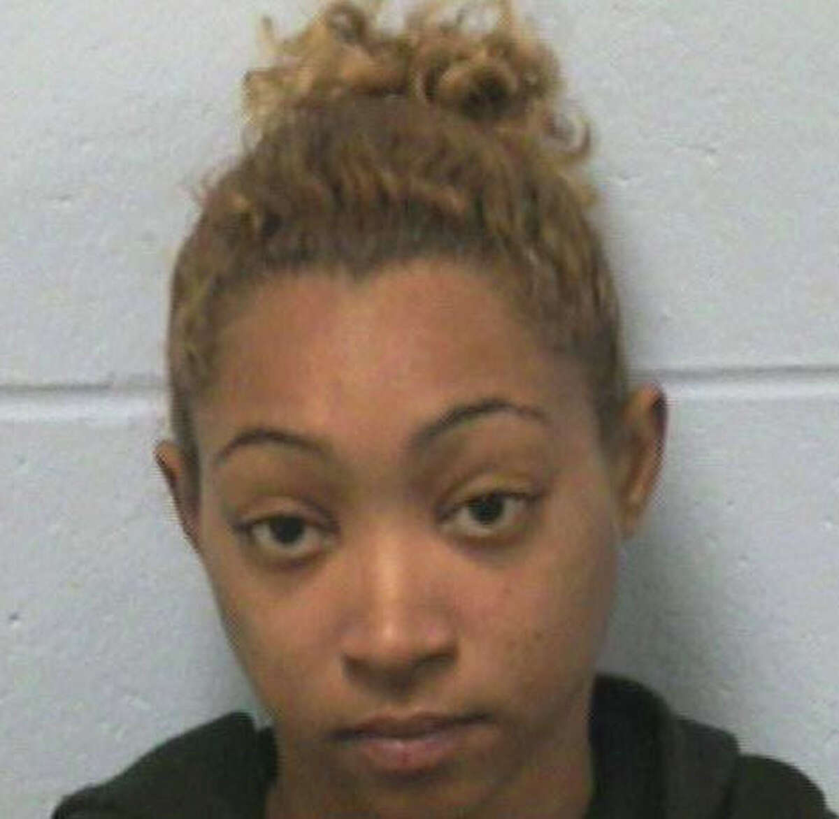 Authorities searching for Macoupin County felon