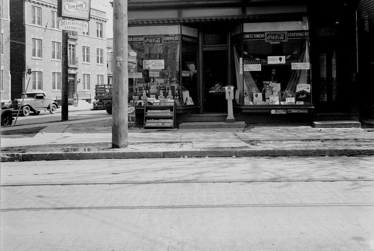 Historical photos The streets of Albany in the 1930s, 40s