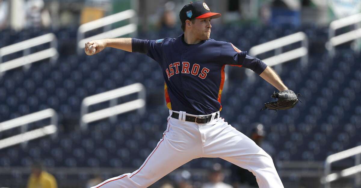 Houston Astros RHP pitcher Collin McHugh (31) pitches in the first inning of the Astros Braves spring training game at The Fitteam Ballpark of the Palm Beaches, Saturday, Feb. 24, 2018, in West Palm Beach. ( Karen Warren / Houston Chronicle )