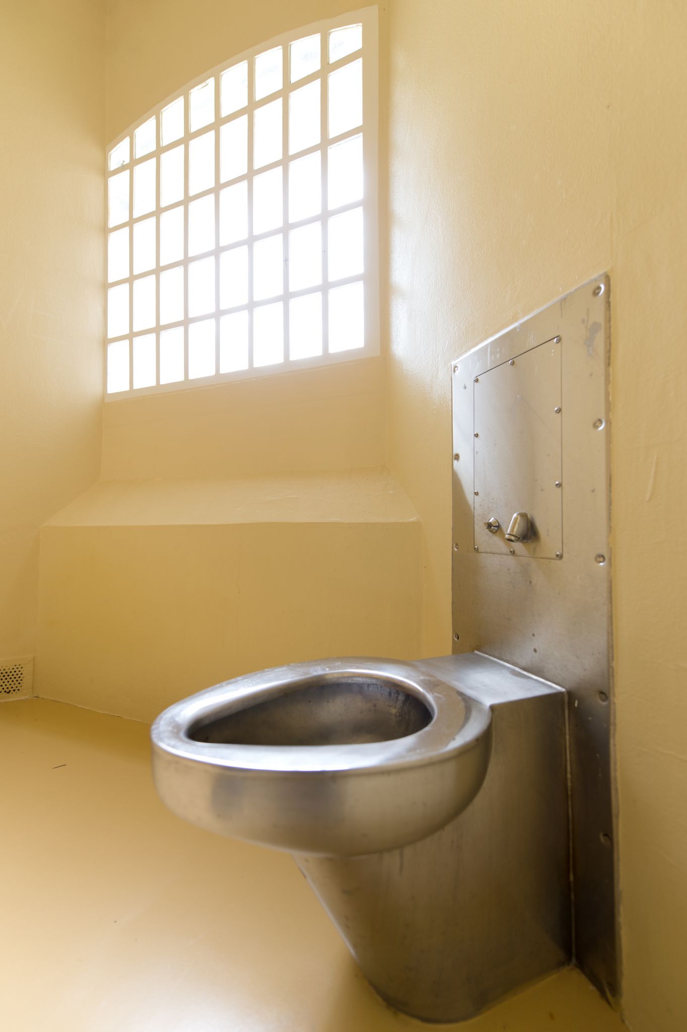 Jailed drug suspect goes 40 days without pooping