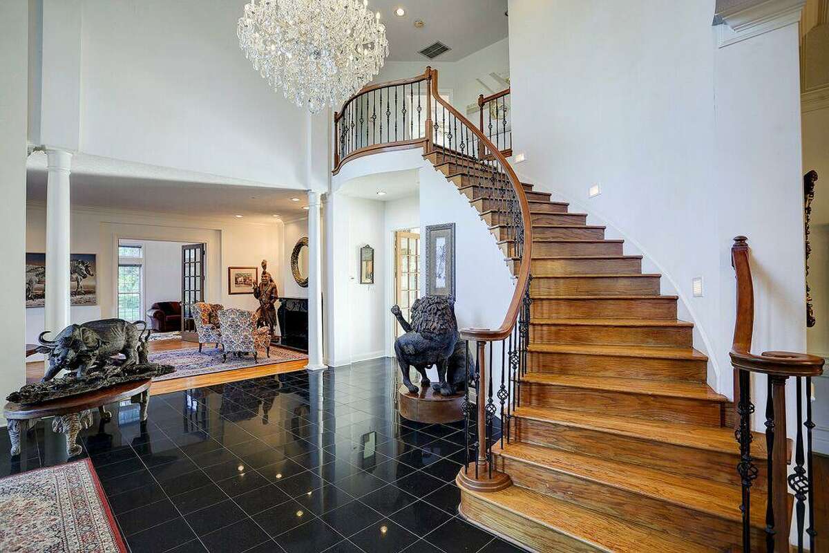 Baytown mansion for sale is like a secret paradise off Interstate 10