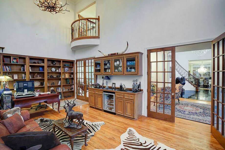 Baytown mansion for sale is like a secret paradise off Interstate 10