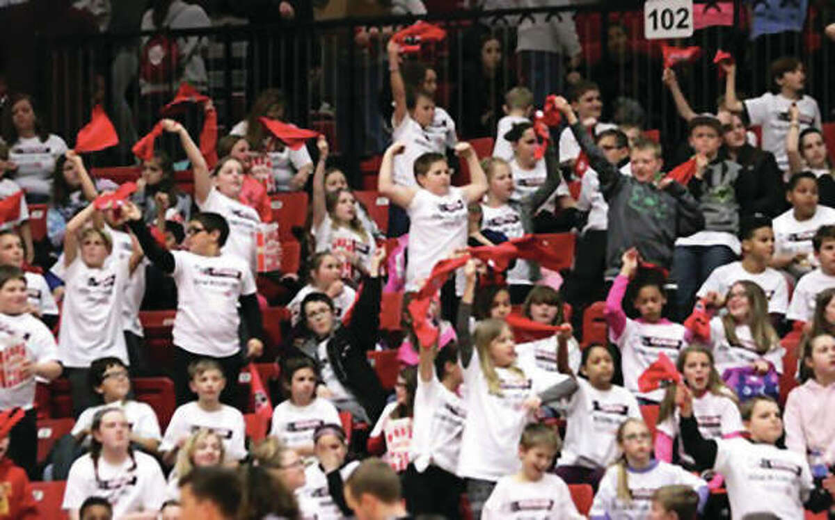 A SIUE women’s basketball record-setting crowd announced at 3,875 — mostly students in grades 3-8 — packed the Vadalabene Center on Thursday for Field Trip Day to watch the Cougars defeat Tennessee Tech.