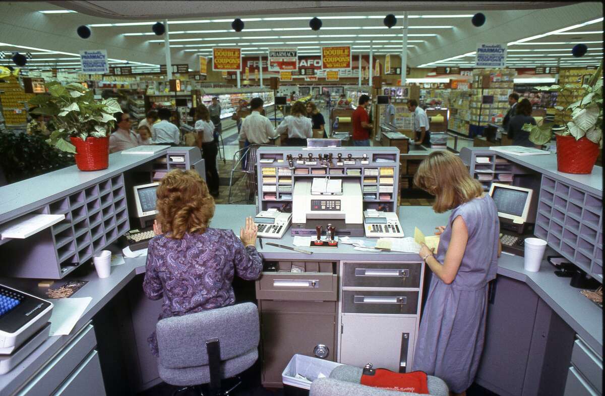 Aug. 19, 1984Tellers are ready to help customers at Commonwealth Bank branch in Randall's supermarket on Saums Road.