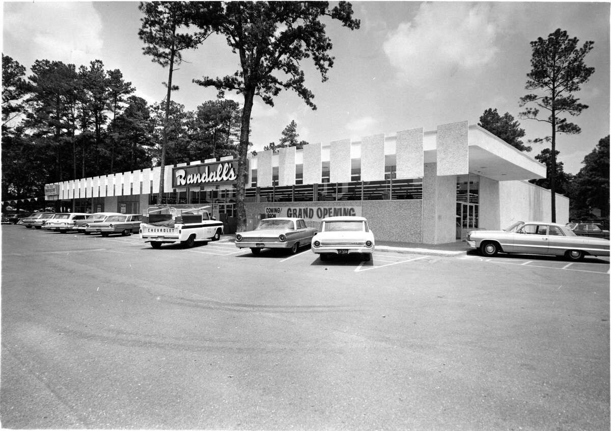July 16, 1964A new Randall's Supermarket, seventh in the Houston area, has opened at 1804 West 43rd. The new market occupies 15,000 square feet of space.