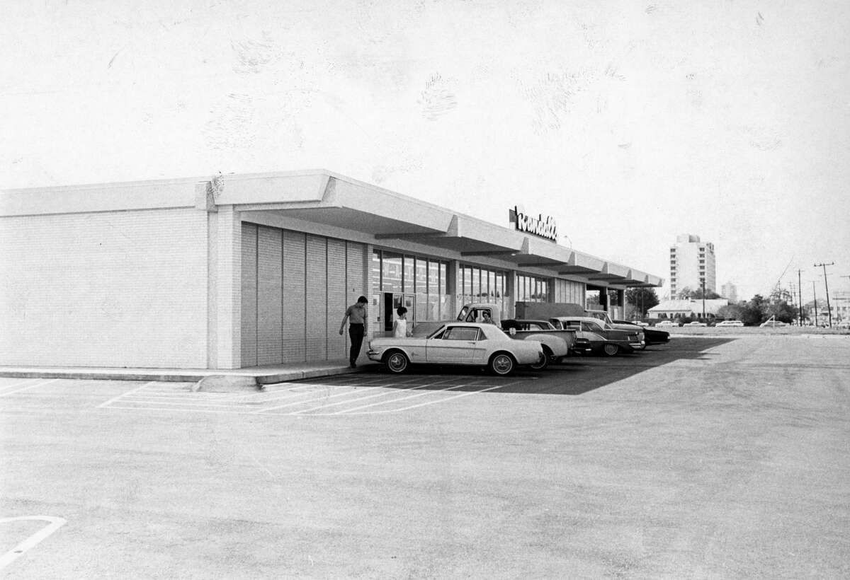 December 1965 A new Randall's Supermarket at 2311 Westheimer will open the first weekend of December. The new store features a bakery, gourmet, produce and meat departments in 17,500 square feet of floor space. The meat department will include a service meat counter and barbecue machine.