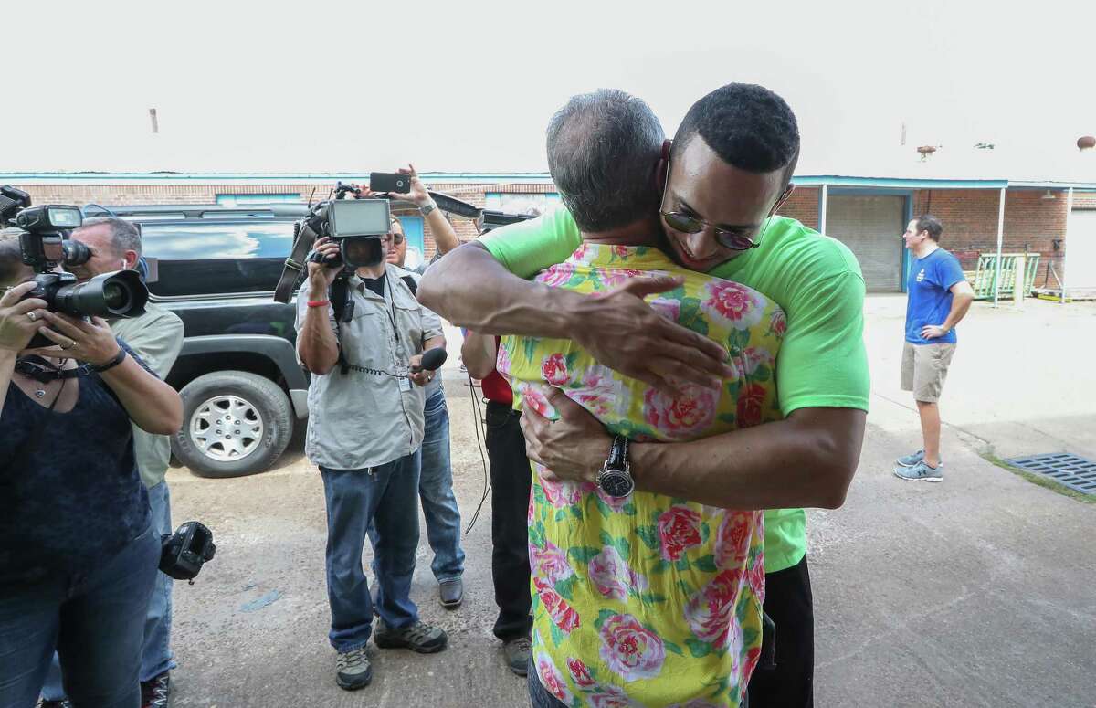 Tilman Fertitta showcases Houston mattress company you’ve never heard of