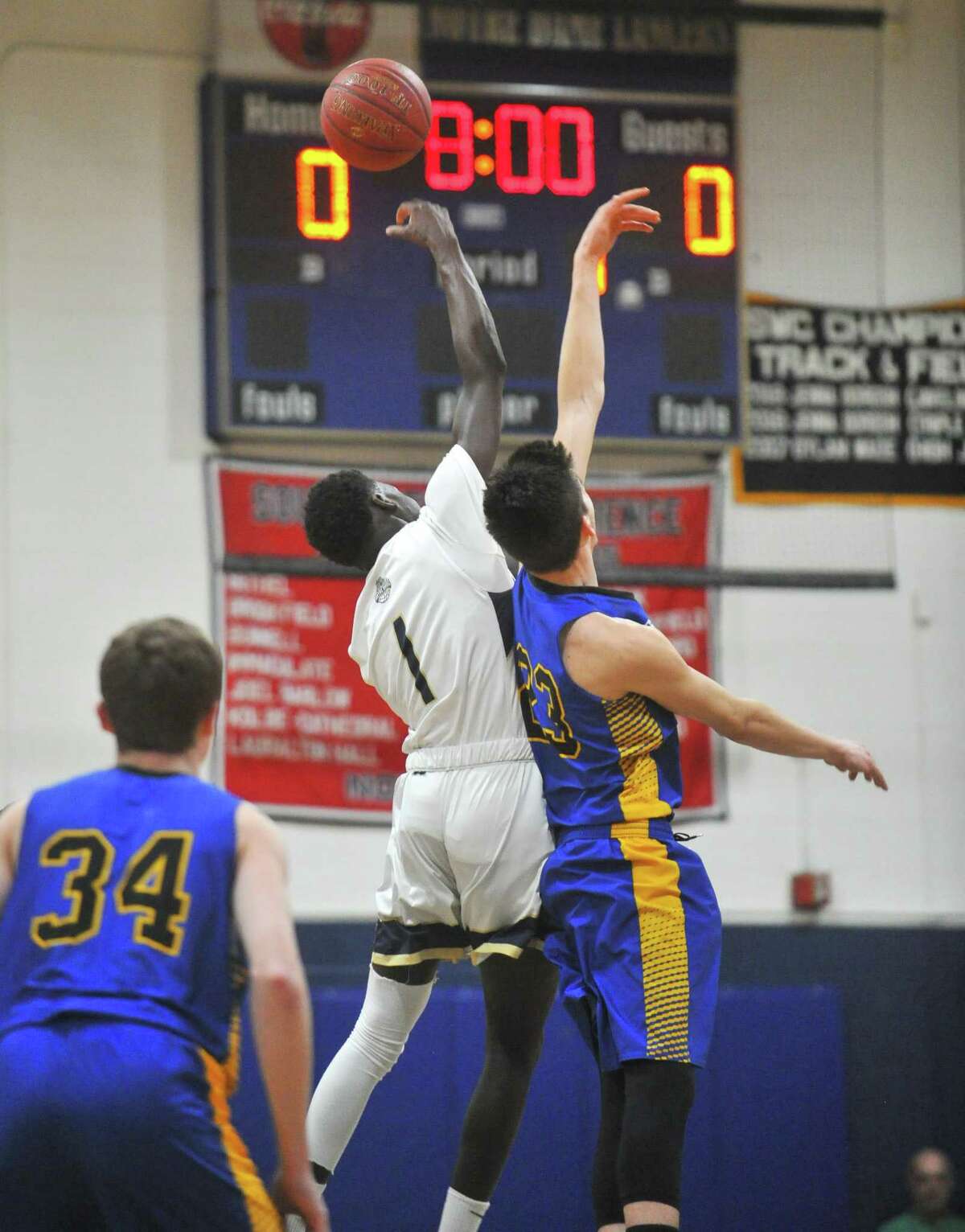 ND-Fairfield holds off Brookfield 59-56 in SWC boys basketball semifinals